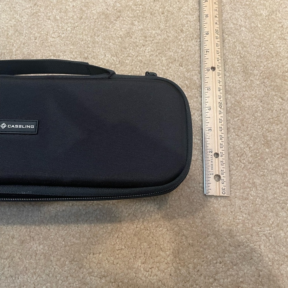Traveling case - Picture 2 of 4